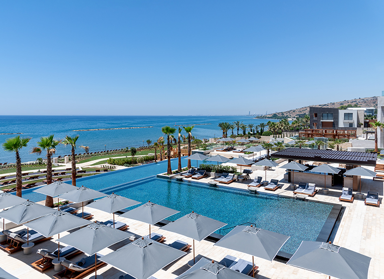 Amara Hotel & Residence pool lounge ocean view